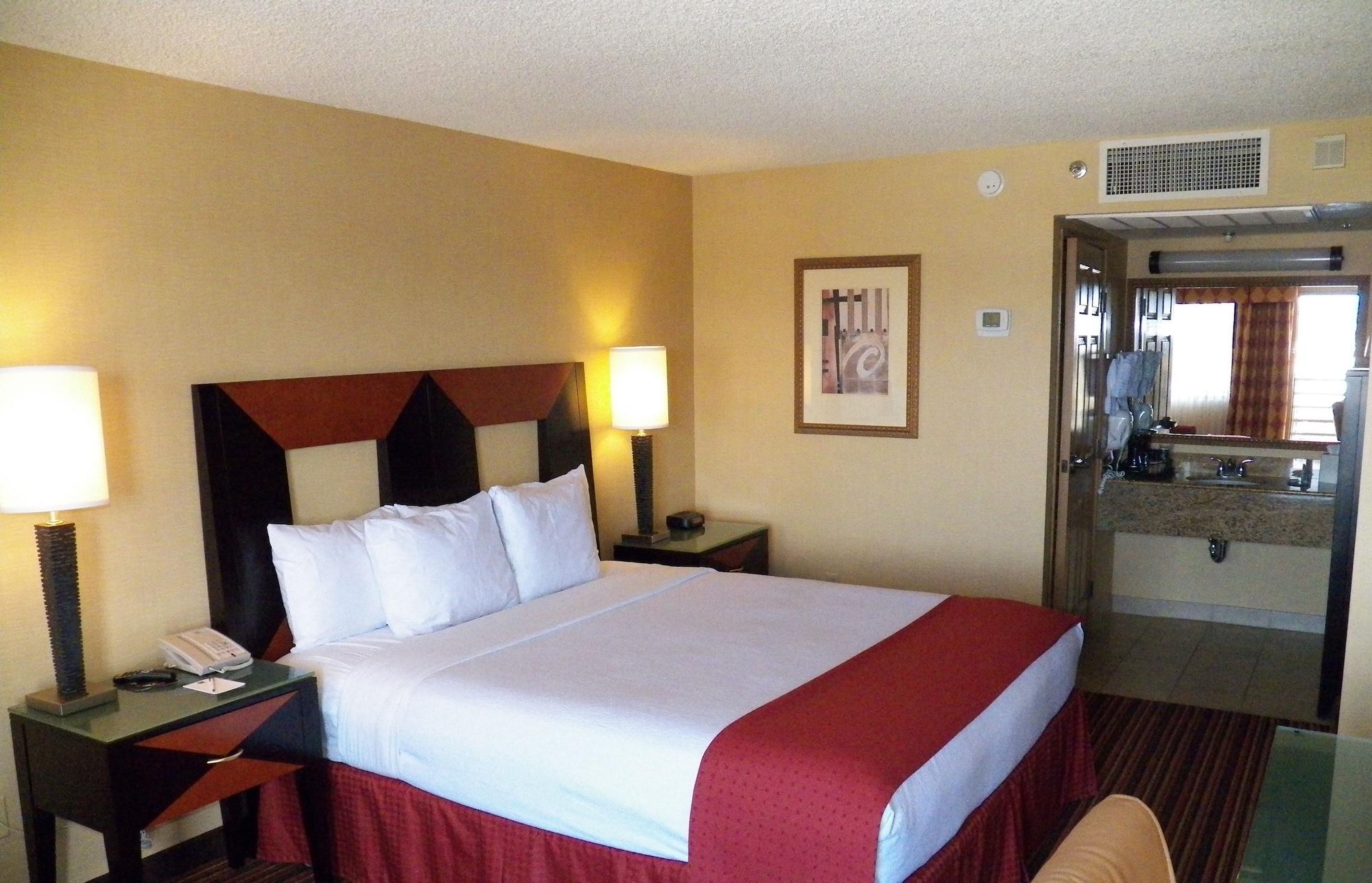 Ramada By Wyndham San Diego National City Exterior photo