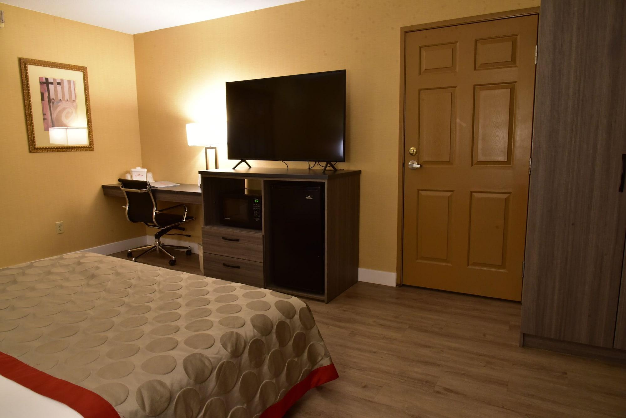 Ramada By Wyndham San Diego National City Exterior photo