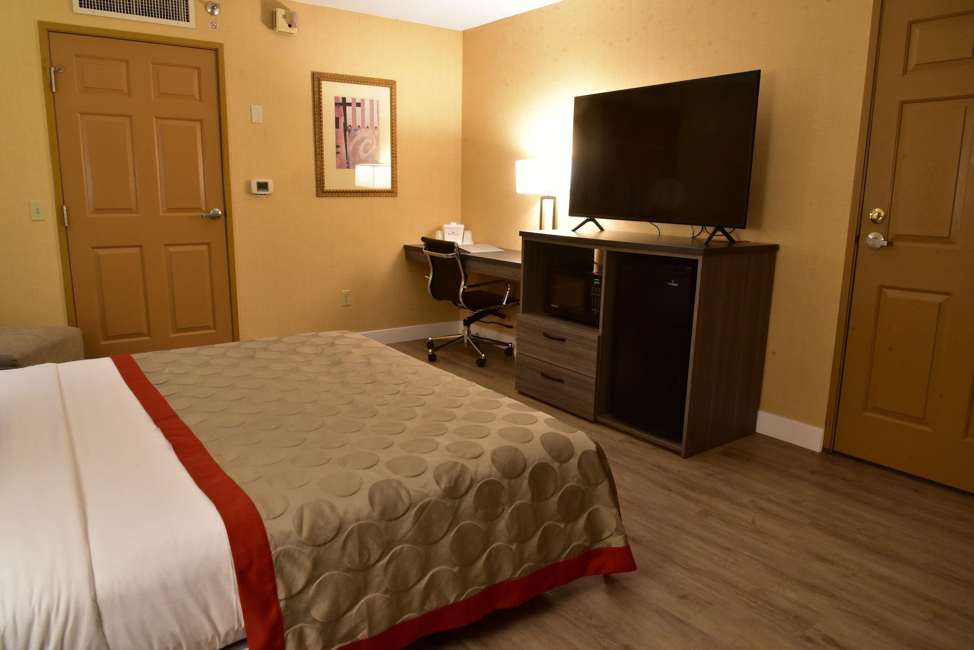 Ramada By Wyndham San Diego National City Exterior photo
