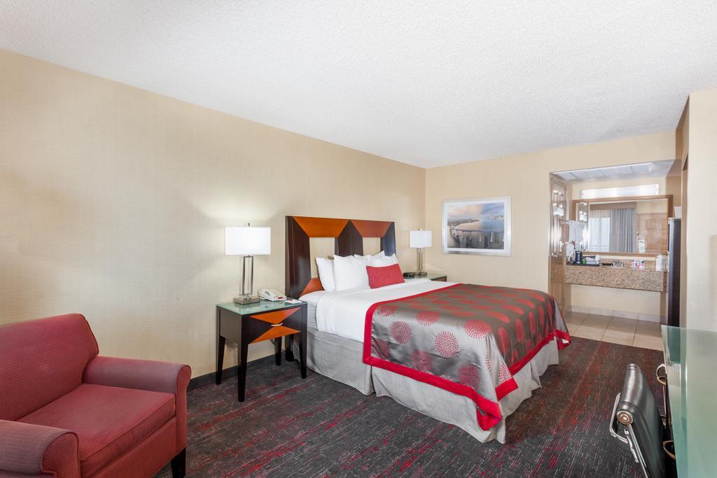Ramada By Wyndham San Diego National City Exterior photo