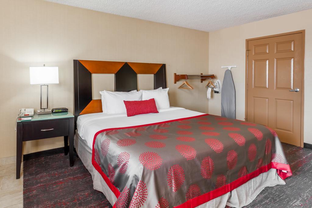 Ramada By Wyndham San Diego National City Exterior photo